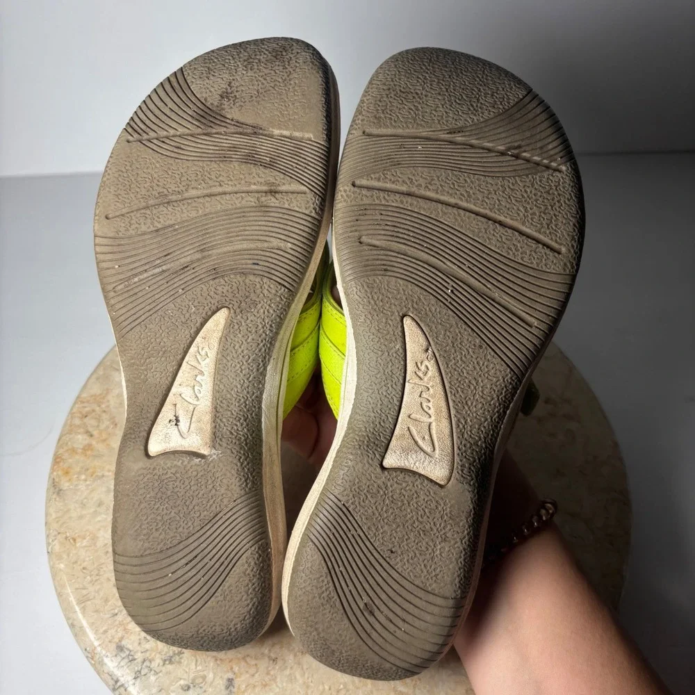 Clarks Cloudsteppers Arla Glitz Sandals 8 Lime Green Adjustable Flip Flops